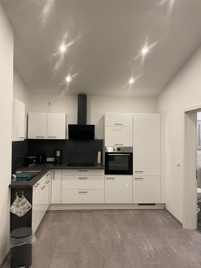 Lange Apartment *